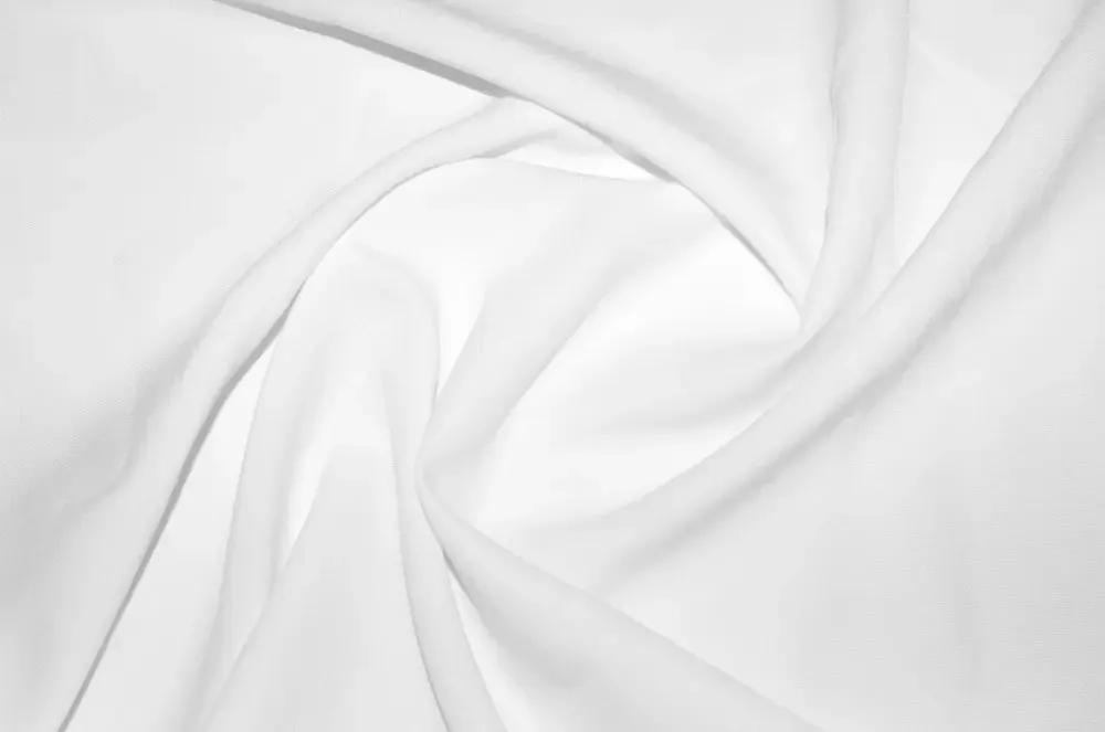 Hochwertiger blickdichter Hussenstoff – 100% Polyester (70 Meter) – Weiß Hochwertiger blickdichter Hussenstoff – 100% Polyester (70 Meter) – Weiß